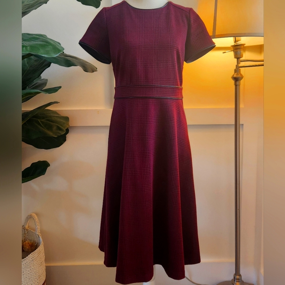 Ann Taylor Wine Houndstooth with Faux Leather Trim Size 4